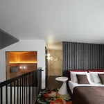 Amsterdam Plaza & Hotel