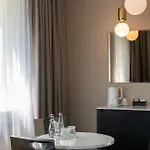 Amsterdam Plaza & Готель 5*