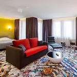 Готель Amsterdam Plaza &