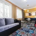 Amsterdam Plaza & Готель 5*