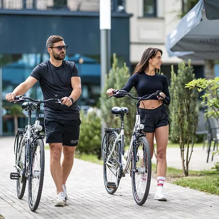 Amsterdam Plaza & 5*