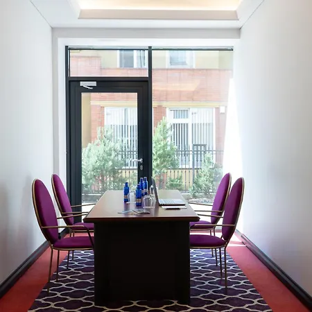 Amsterdam Plaza & 5*