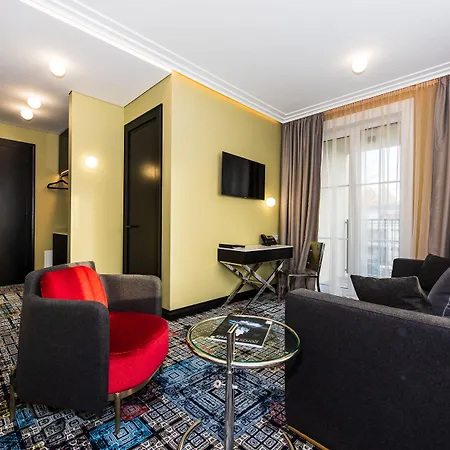 Amsterdam Plaza & 5*