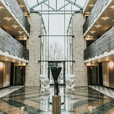 Amsterdam Plaza & Паланга