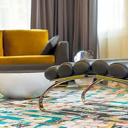 Hotel Amsterdam Plaza & 5*