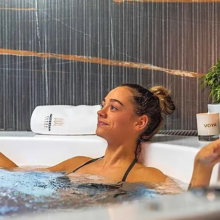 Amsterdam Plaza & 5*