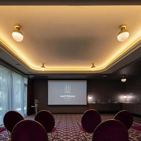 Amsterdam Plaza & Hotel 5*