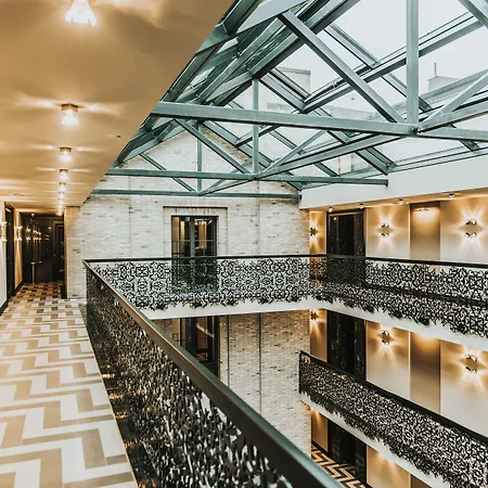 Amsterdam Plaza & Palanga