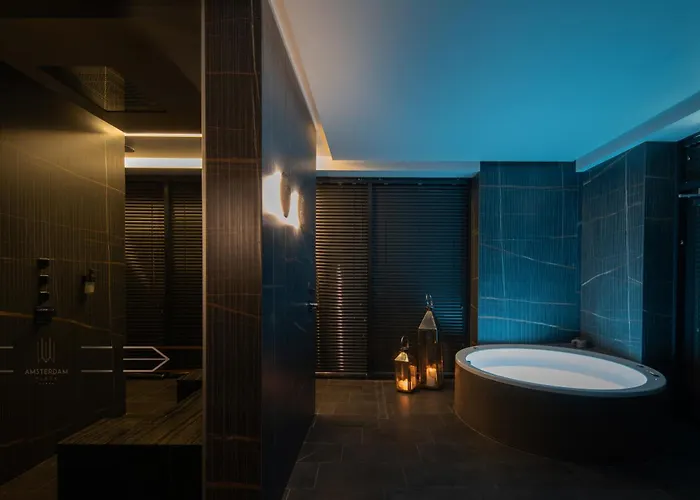 Amsterdam Plaza & Hotel 5*