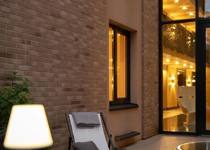 Amsterdam Plaza & 5*