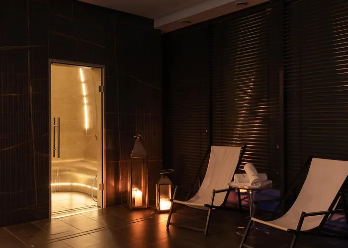 Готель Amsterdam Plaza & 5*