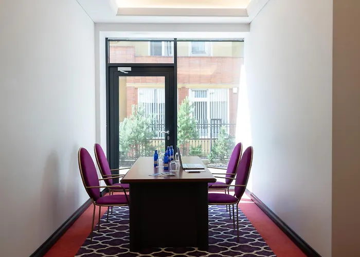 Amsterdam Plaza & 5*