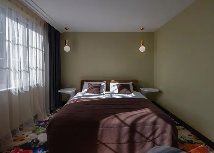 Amsterdam Plaza & Отель 5*