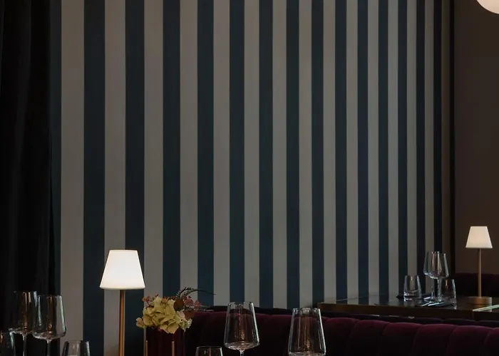 Готель Amsterdam Plaza & 5*