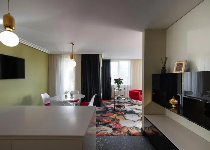 Amsterdam Plaza & Palanga