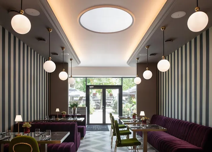 فندق Amsterdam Plaza & 5*