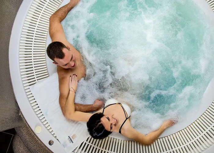 Amsterdam Plaza & فندق