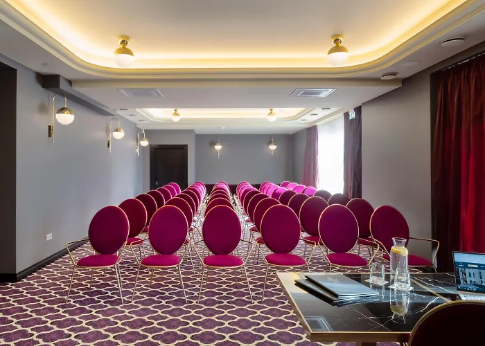 Amsterdam Plaza & Отель 5*