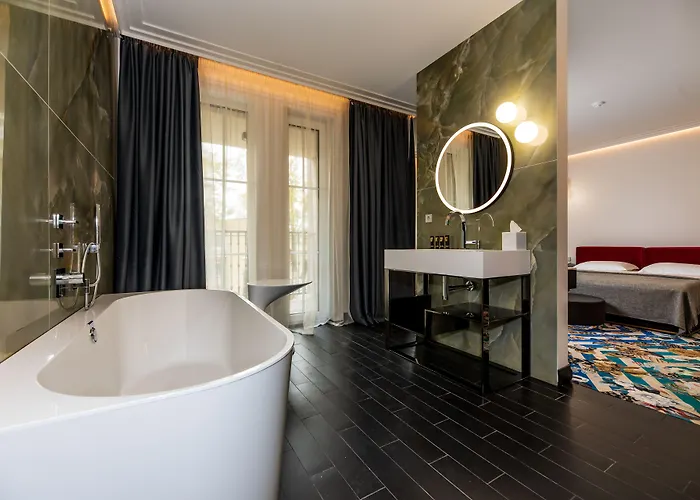 Amsterdam Plaza & Palanga