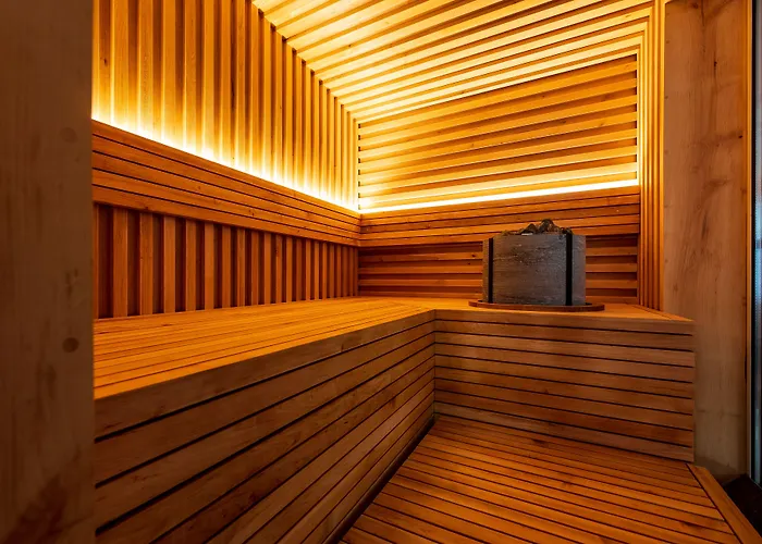 Hotel Amsterdam Plaza & 5*