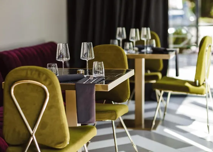 فندق Amsterdam Plaza & 5*