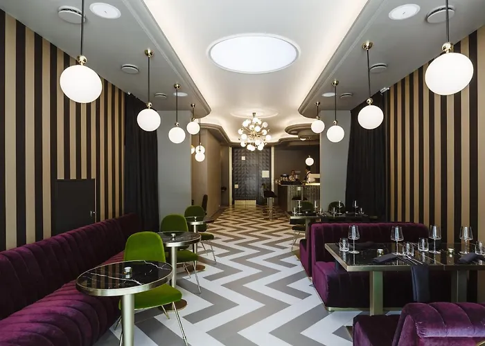 Отель Amsterdam Plaza &